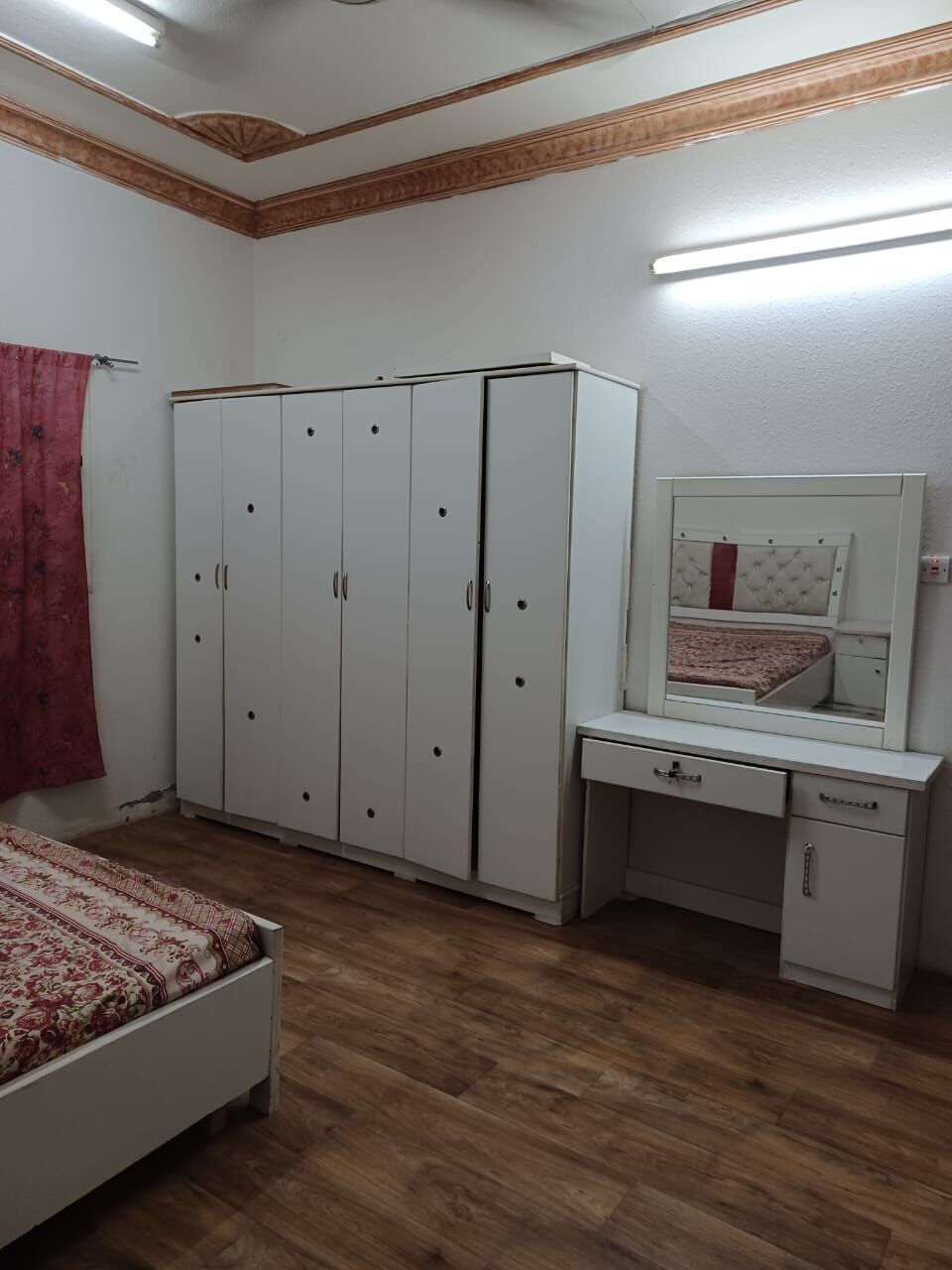 Riyadh, Furniture, SAR 600,  A Furniture Set (Bed , Dressing Table And Almira)for Sale 600/sar