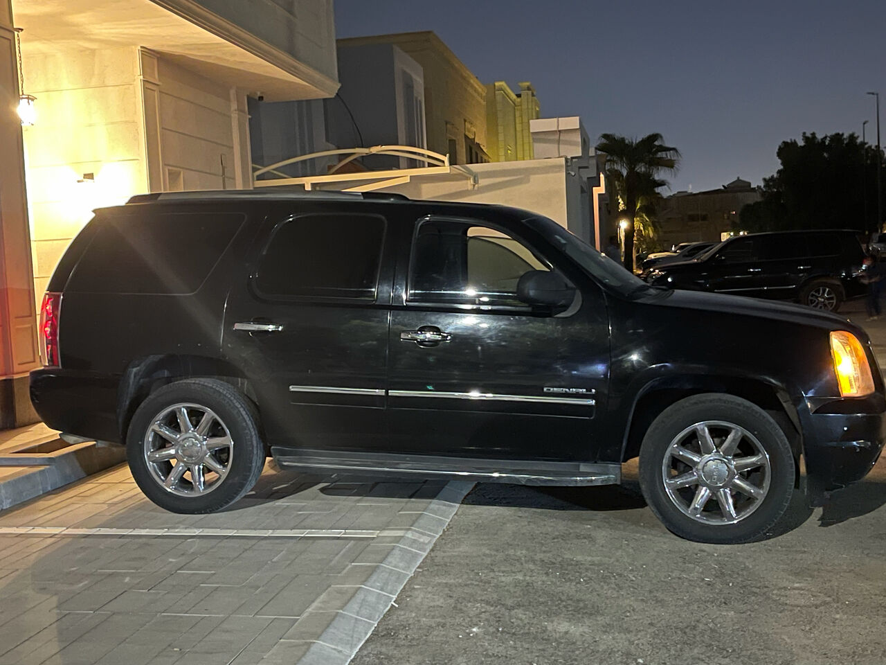 Riyadh, Vehicles, Cars & Trucks , SAR 35000,  GMC Yukon Denali,  2012,  Automatic,  214000 KM,  Yukon Denali For Quick Sale