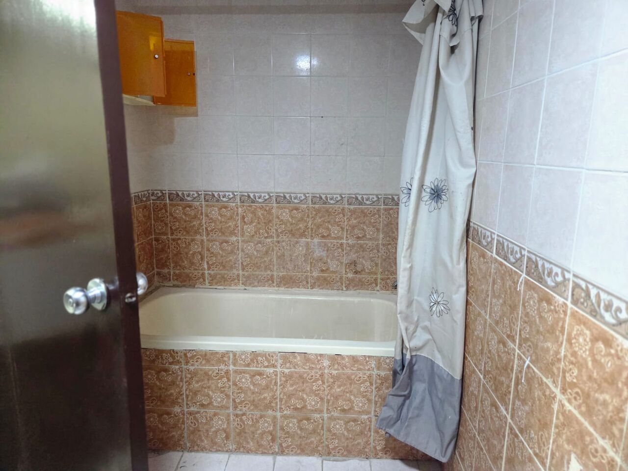 Al Huwaylat, Villas, SAR 28000,  28 Sq. Meter,  Duplex Villa  - Separate Entrance Sublet 1st Floor