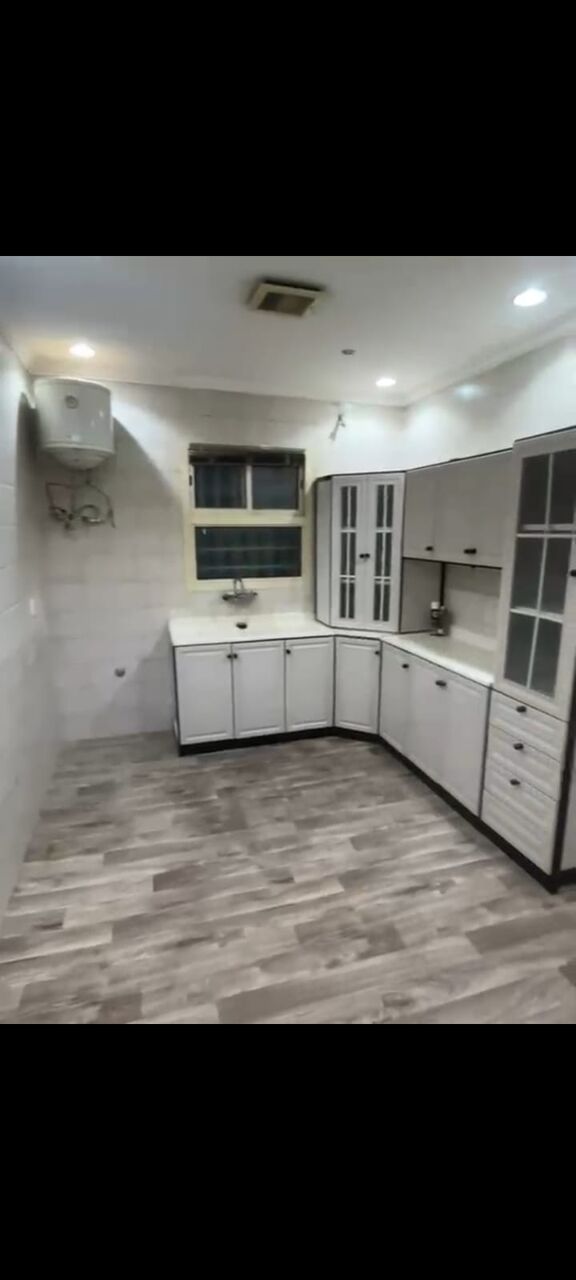 Al Naseem, Apartments, Flats, Houses & Villas, SAR 27000/year,  3 BR,  Family Apartment 2nd Floor With Large 3 Beadrooms 2 Bath Kitchen And Hall