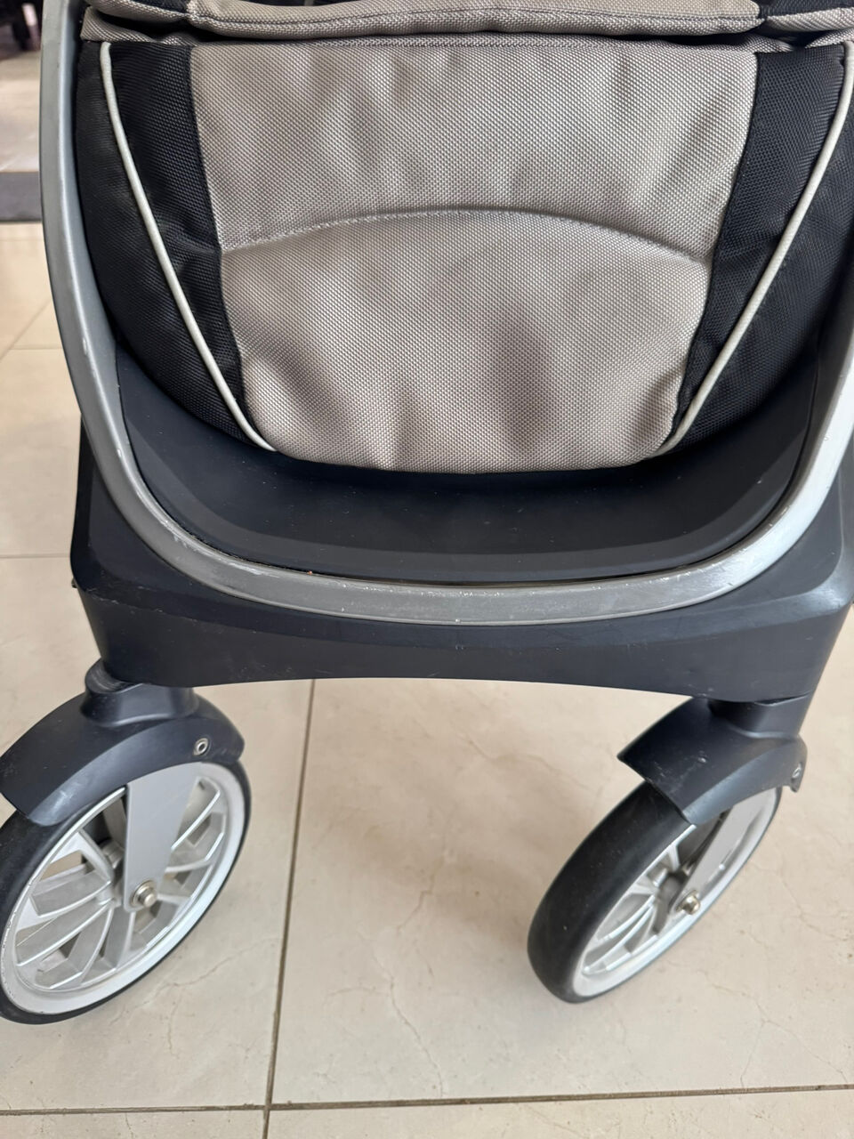 Riyadh, Baby & Kid Stuff, SAR 1000,  2-in-1 Chicco Stroller & Car Seat