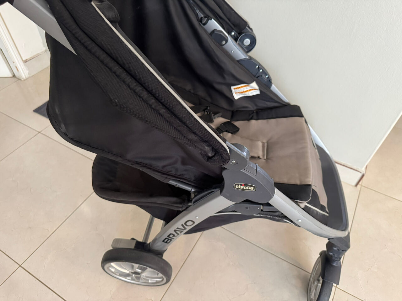 Riyadh, Baby & Kid Stuff, SAR 1000,  2-in-1 Chicco Stroller & Car Seat