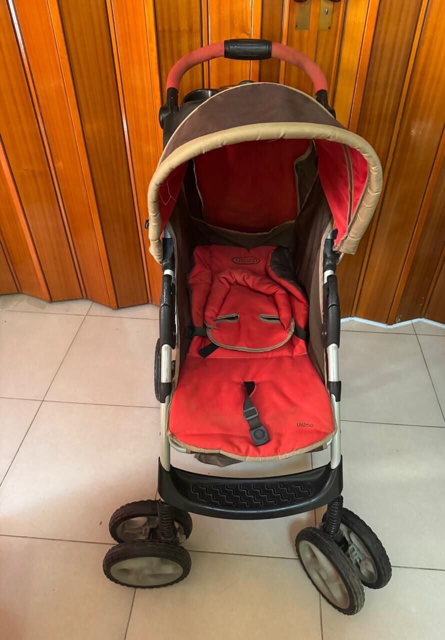Dammam, Baby & Kid Stuff, SAR 450,  Urgent Selling; Graco Pram & Car Seat + Britax Carrycot