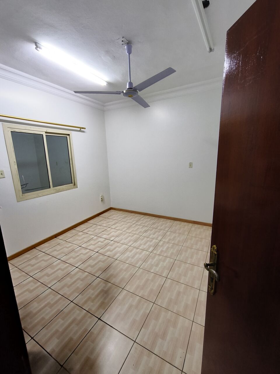 Khobar, Roommates, SAR 800/month,  Looking For Executive Bachelor Roommate