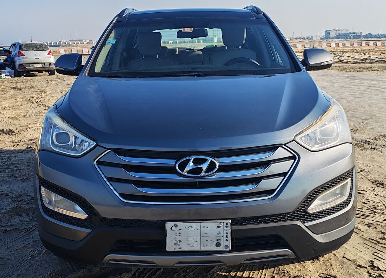 Akrabia, Vehicles, Cars & Trucks , SAR 45000,  Hyundai Santa Fe,  2016,  Automatic,  192300 KM,  Single Owner Hyundai Santafe 7 Seater / 4WD / Well Maintained