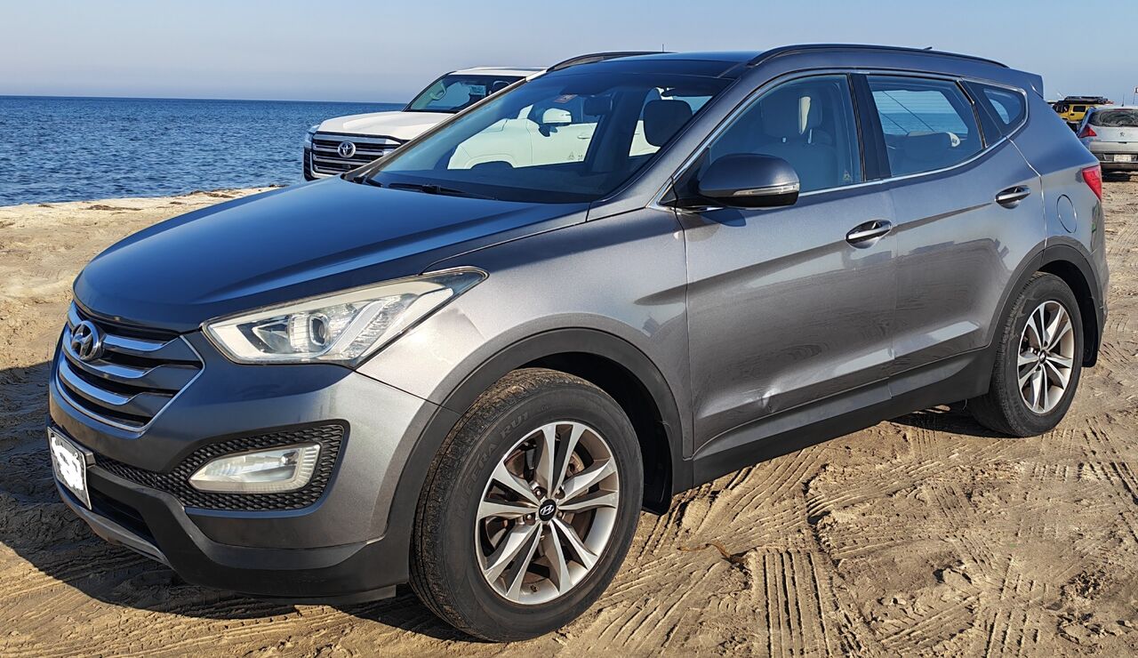 Akrabia, Vehicles, Cars & Trucks , SAR 45000,  Hyundai Santa Fe,  2016,  Automatic,  192300 KM,  Single Owner Hyundai Santafe 7 Seater / 4WD / Well Maintained