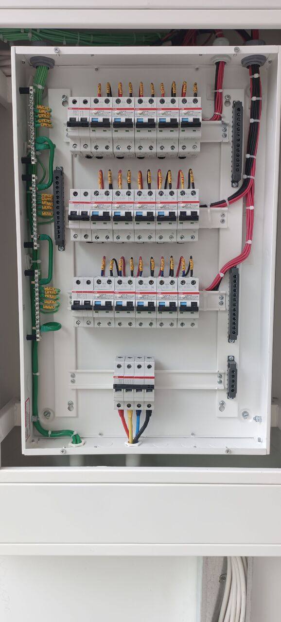 Al Amwaj, Job Seekers, Electrician