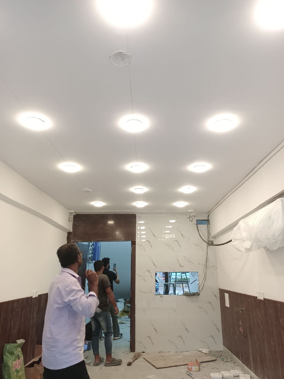 Al Amwaj, Job Seekers, Electrician