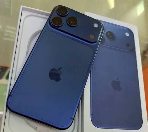Jeddah, Mobile Phones, SAR 4150,  IPhone 17 Pro Max 256GB, Deep Blue Beast 92% Battery, Scratchless Condition. Box + 2 Pre