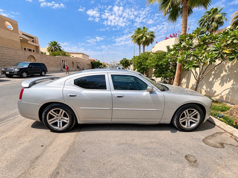 Riyadh, Vehicles, Cars & Trucks , SAR 24000,  Dodge Charger R/T,  2006,  Automatic,  307278 KM,    - 5.7 HEMI V8 - Expat Owned - Riyadh