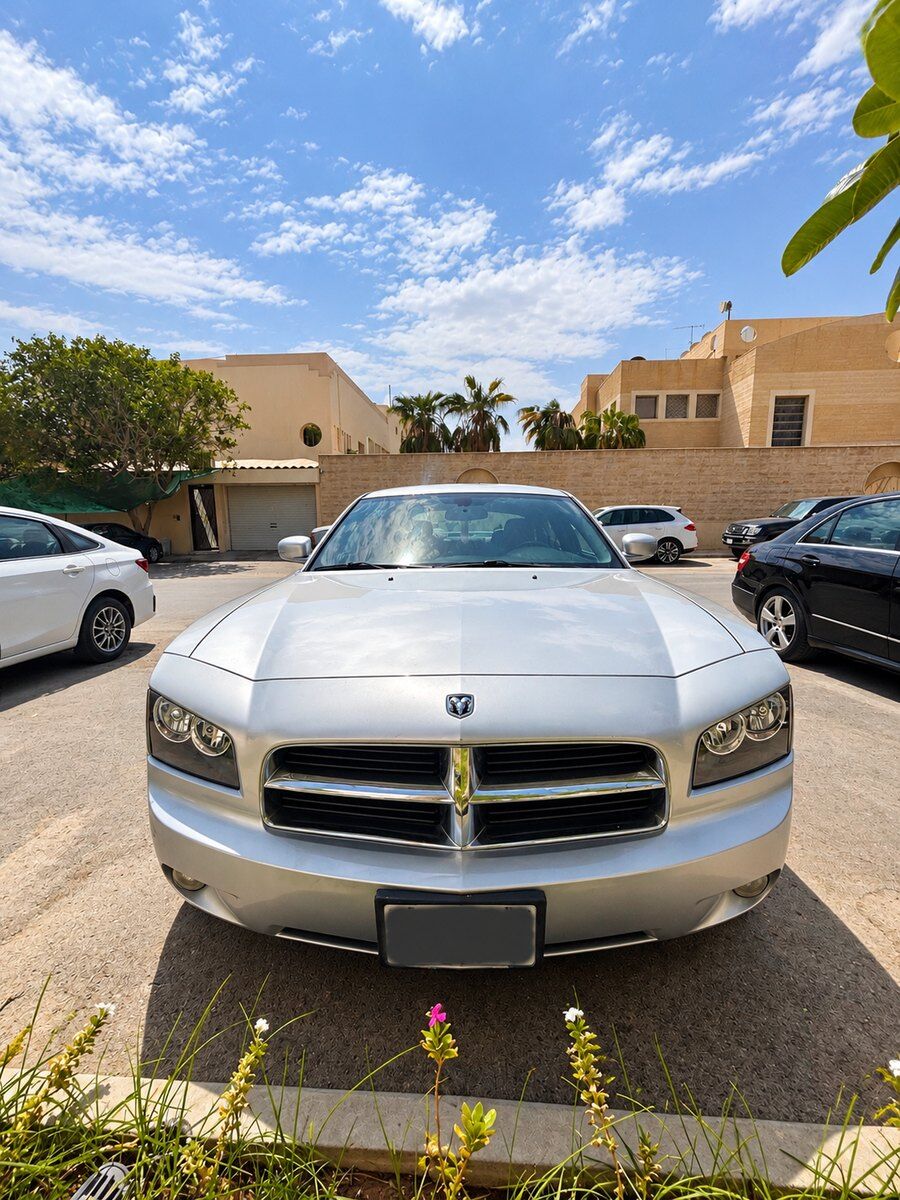 Riyadh, Vehicles, Cars & Trucks , SAR 24000,  Dodge Charger R/T,  2006,  Automatic,  307278 KM,    - 5.7 HEMI V8 - Expat Owned - Riyadh