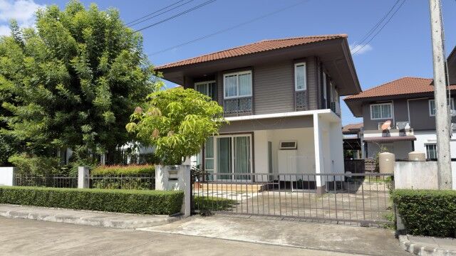 Bangkok, Real Estate For Sale, THB 5500000,  3 BR,  60 Sq. Feet,  Selling For Only 5.5 Million # Burasiri San Phi Phi, 2-storey Detached House, Beautiful