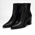 USD 120,  Wholesale Leather Footwear Supplier