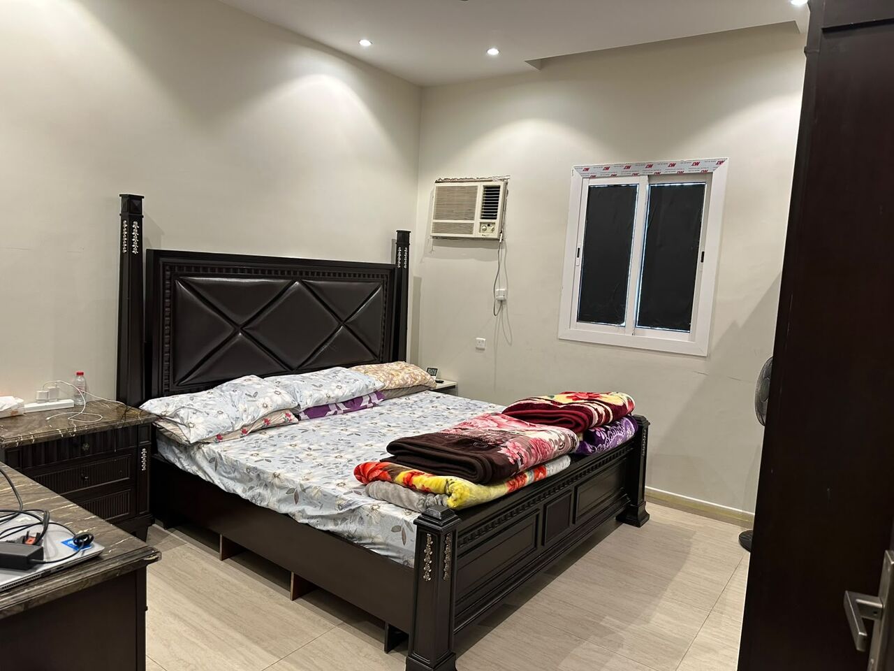 Jeddah, Furniture, SAR 2000,  Flat With Furniture For Transfer