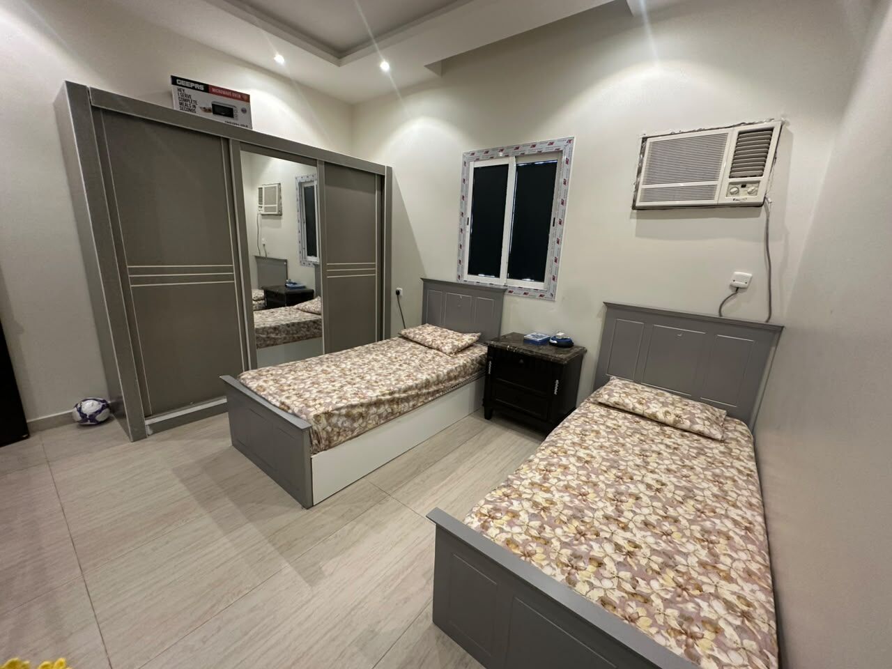 Jeddah, Furniture, SAR 2000,  Flat With Furniture For Transfer