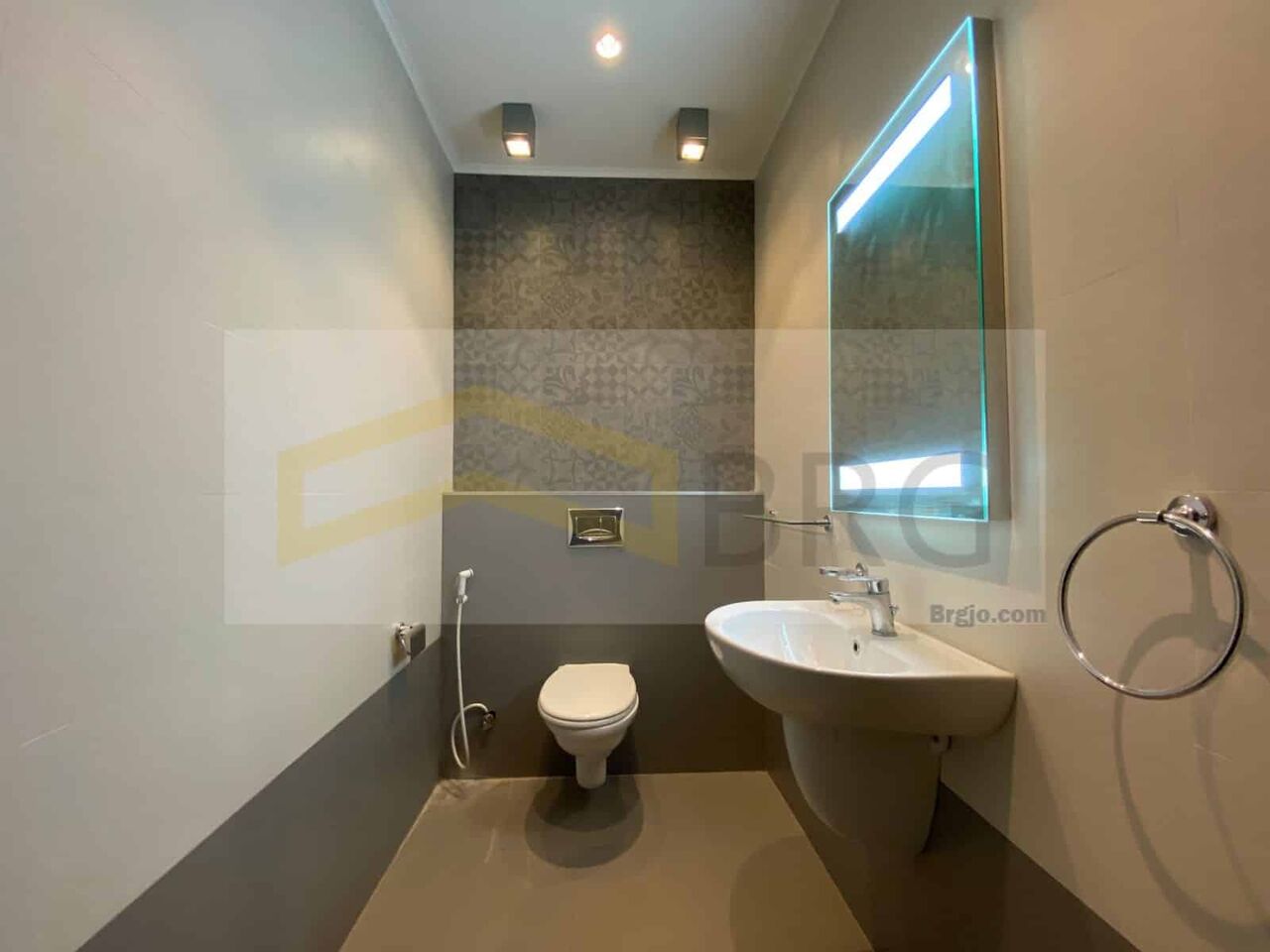 Abdoun, Apts/Flats Wanted, JOD 20000/year,  Furnished,  3 BR,  Abdoun. Where Space Meets Refined Living.