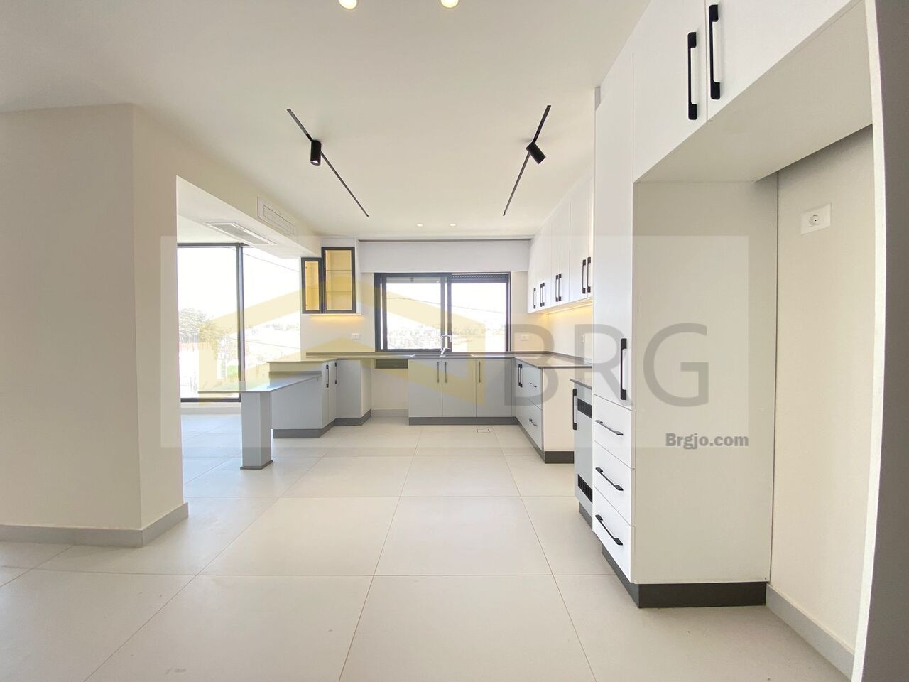 Abdoun, Apts/Flats Wanted, JOD 24000/year,  4 BR,  Abdoun Garden Residence. ✨