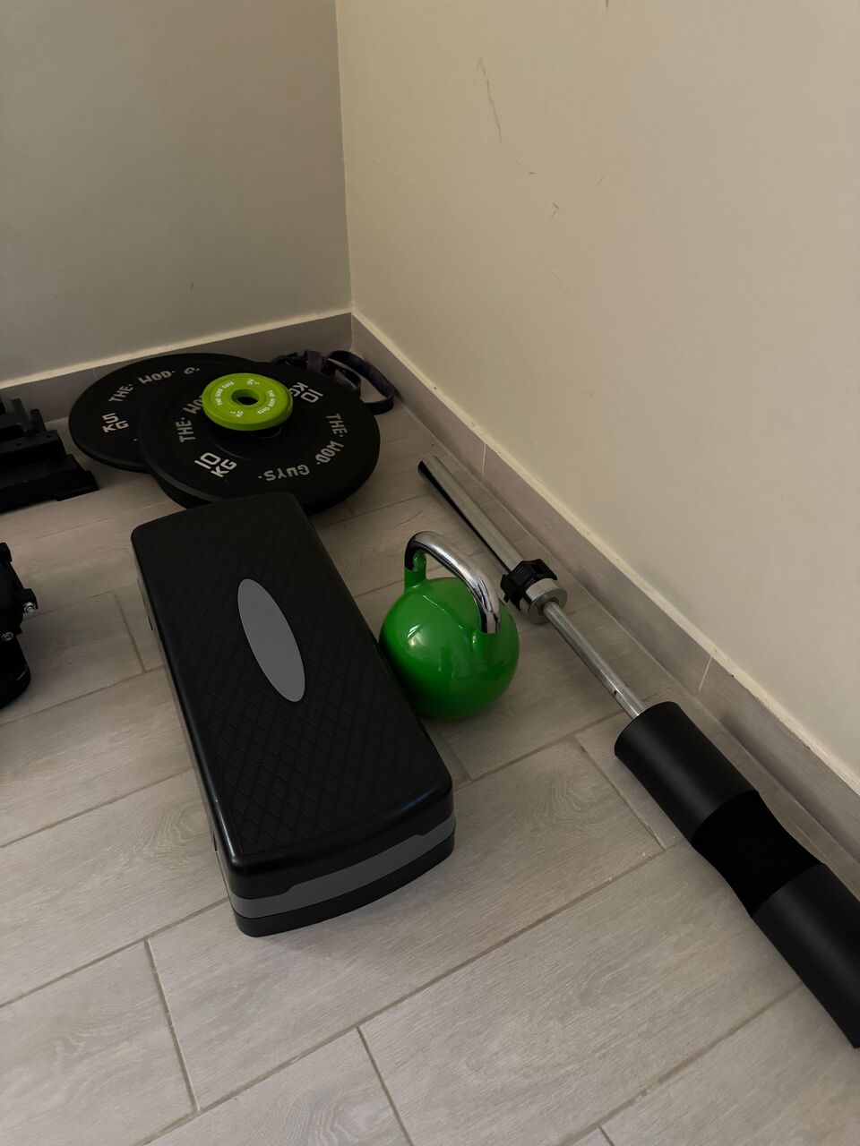 Riyadh, Sporting Goods, SAR 1500,  Full Gym Set - Bench, Rack, Weights, Bar, Etc.