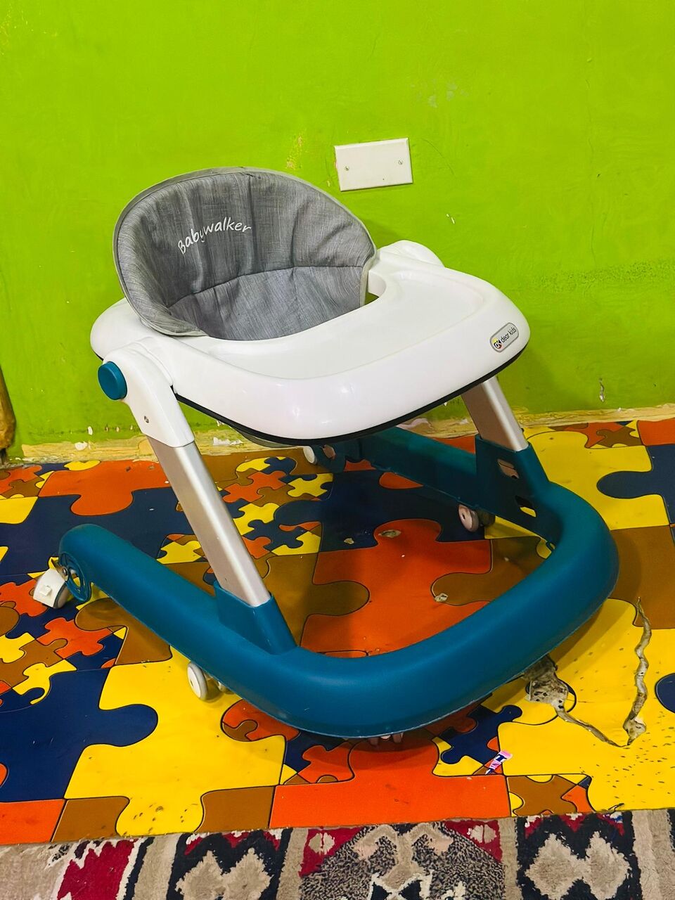 Thuqbah, Baby & Kid Stuff, SAR 60,  Baby Trolley 🛒 And Baby Walker (60&50)