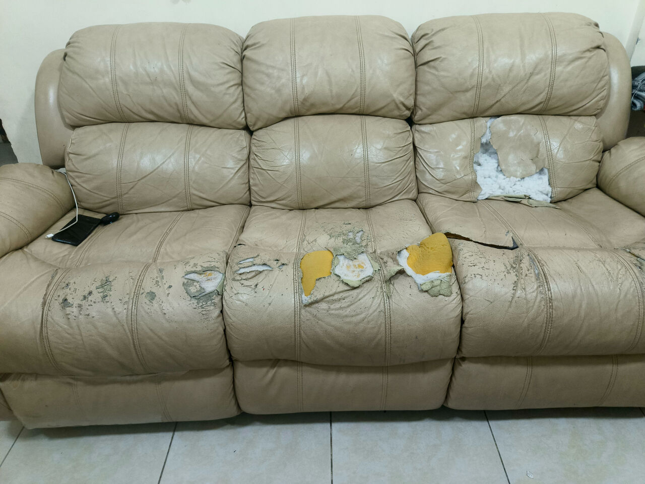 Al Batha, Furniture, SAR 200,  2 Extendable Sofa Set 6 Seats Total