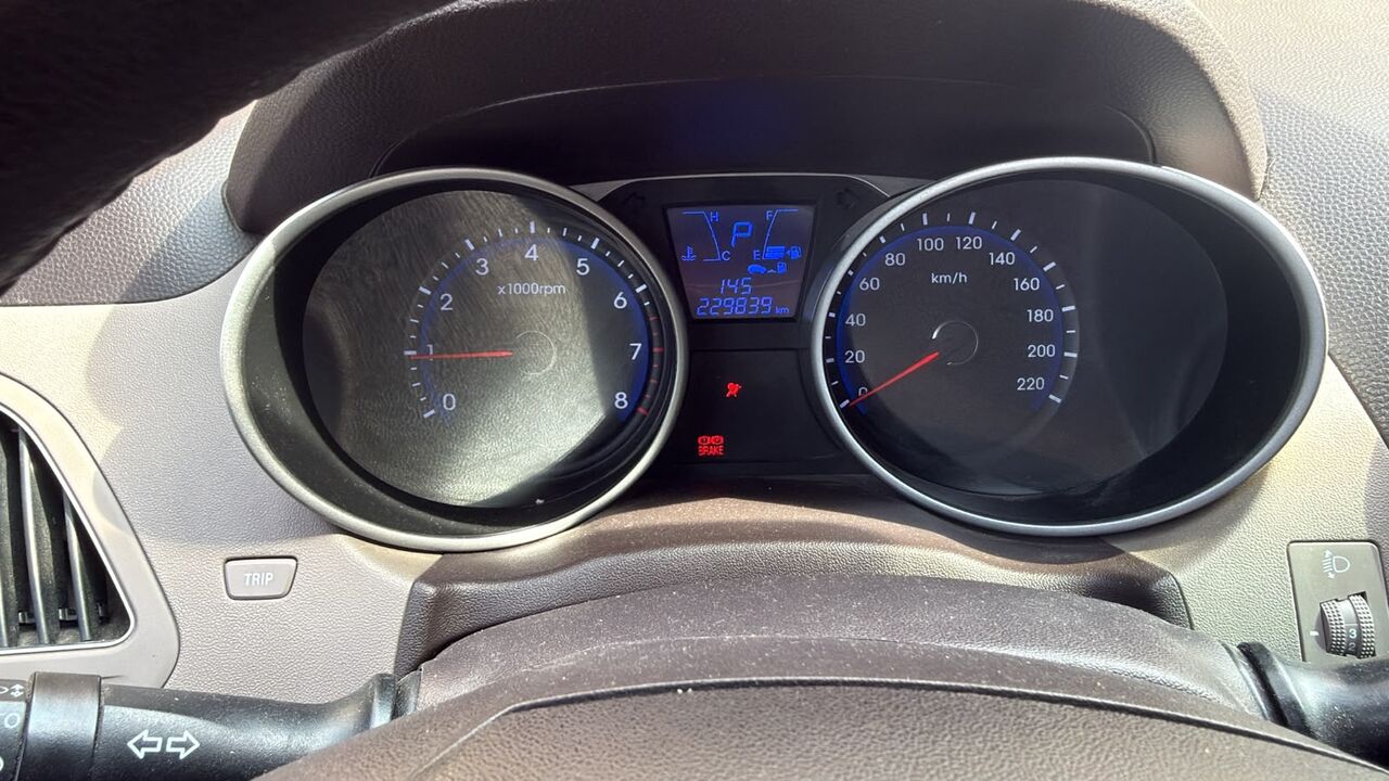 Riyadh, Vehicles, Cars & Trucks , SAR 38000,  Hyundai Tucson,  2012,  Automatic,  229839 KM,   , Full Option With Panoramic Sunroof