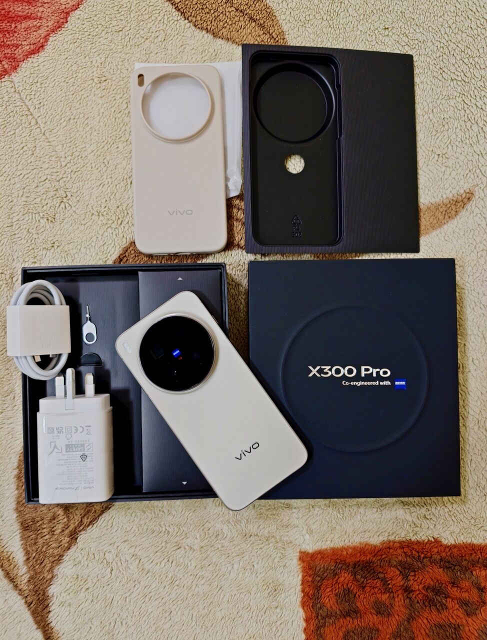 Dammam, Mobile Phones, SAR 3500,  VIVO X300 PRO (Middle East Version/Global)