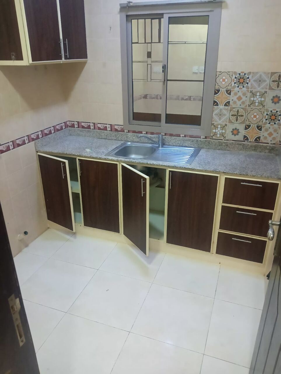 Gudaibiya, Apartments, Flats, Houses & Villas, BHD 160/month,  1 BR,  Flat For Rent In Gudaibiya With EWA Unlimited Nearby Octave Shop