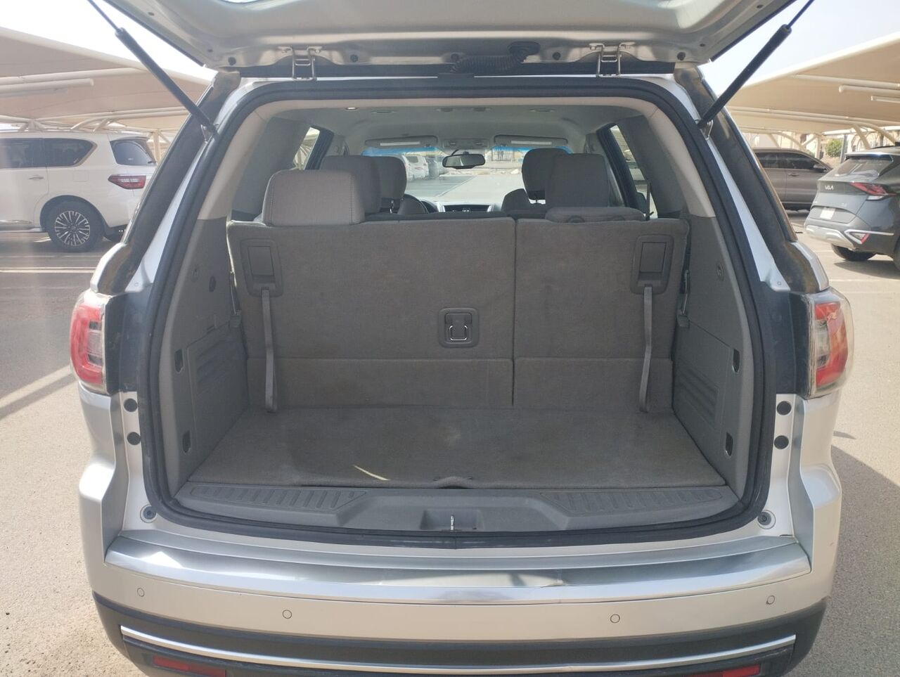 Riyadh, Vehicles, Cars & Trucks , SAR 32000,  Gmc Acadia,  2014,  Automatic,  208000 KM,    Model  We