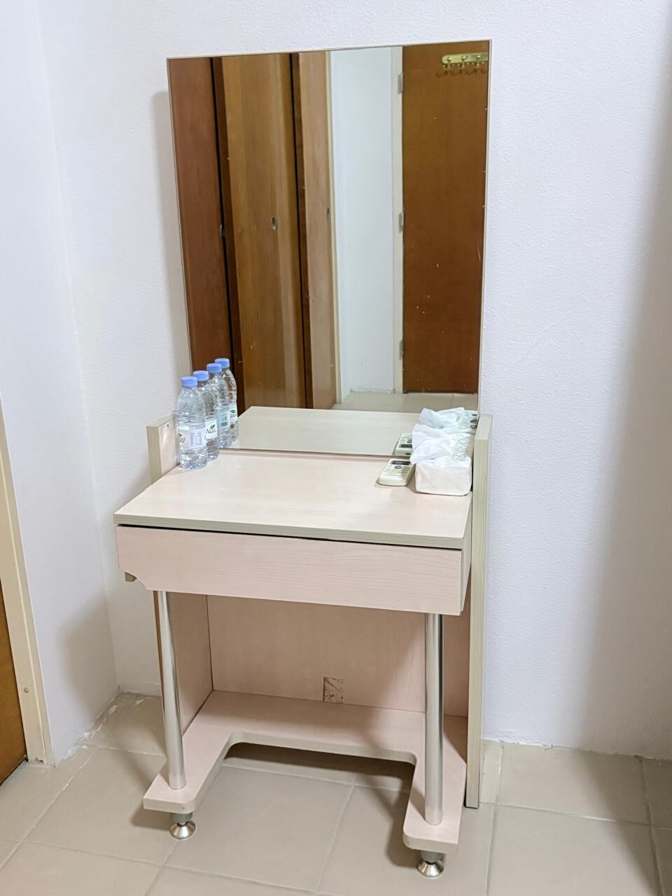 Yanbu, Household Items, SAR 1,  House Hold Furniture Clearance - Bed,sofa,refrigirator,majlis,etc
