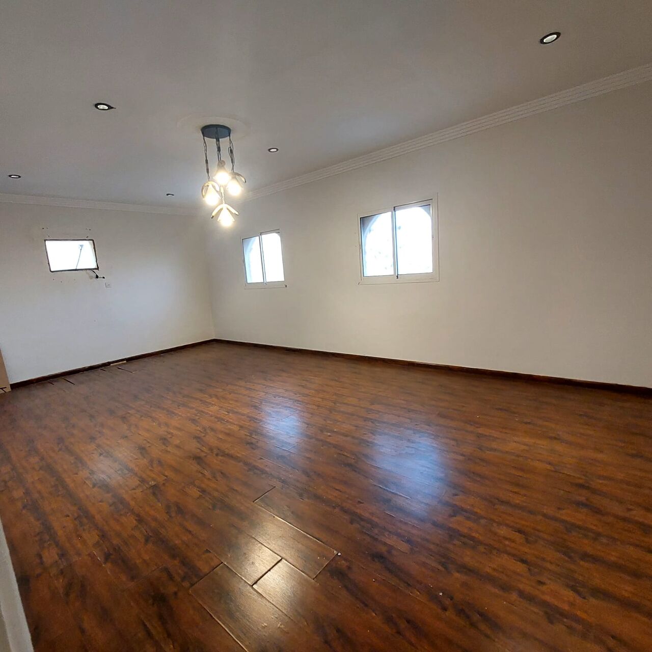 Al Rawdah, Apartments, Flats, Houses & Villas, SAR 35000/year,  4 BR,  Family Apartment First Floor With 3 Beadrooms 1 Majlis And 1 Hall Kitchen Installed