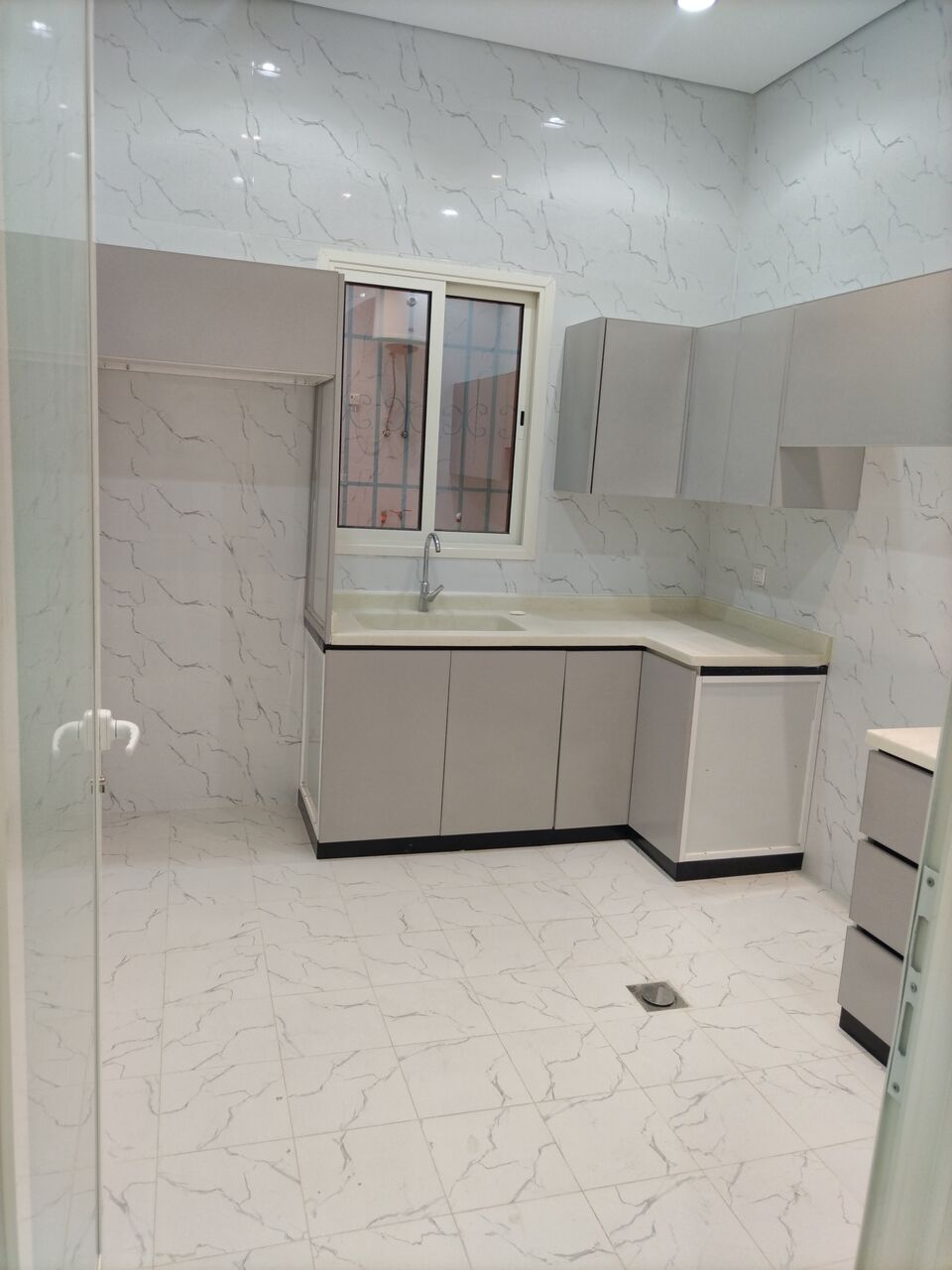 Khobar, Apartments, Flats, Houses & Villas, SAR 27000/year,  2 BR,  Family Apartment For Rent (Two Rooms, Two Bathrooms, Air-conditioned Kitchen, Split Passen