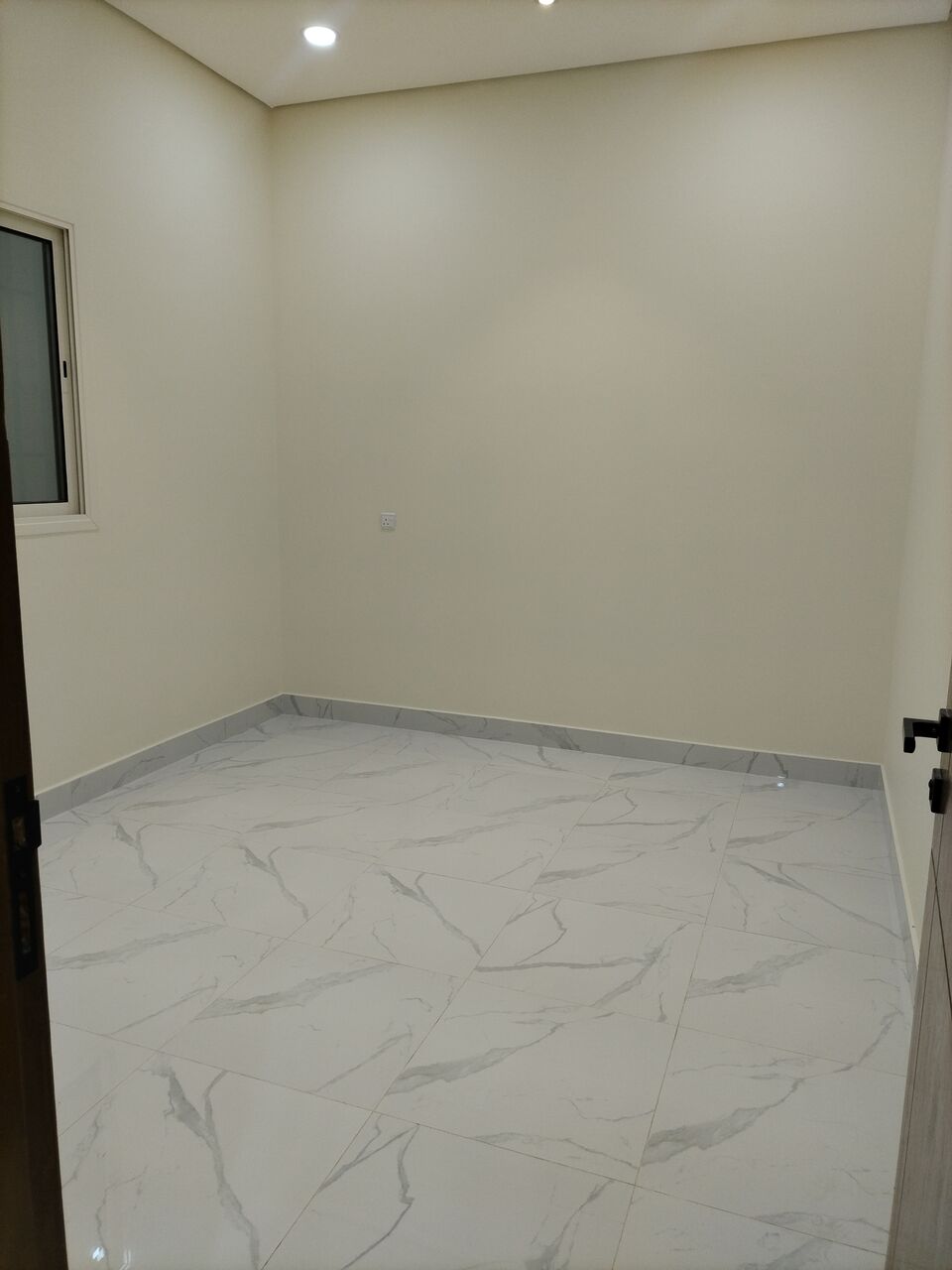 Khobar, Apartments, Flats, Houses & Villas, SAR 27000/year,  2 BR,  Family Apartment For Rent (Two Rooms, Two Bathrooms, Air-conditioned Kitchen, Split Passen