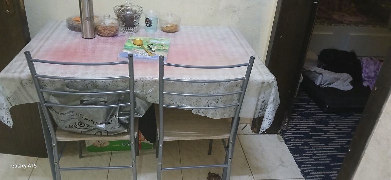 Al Thuqbah, Household Items, SAR 175,  Table And Chair