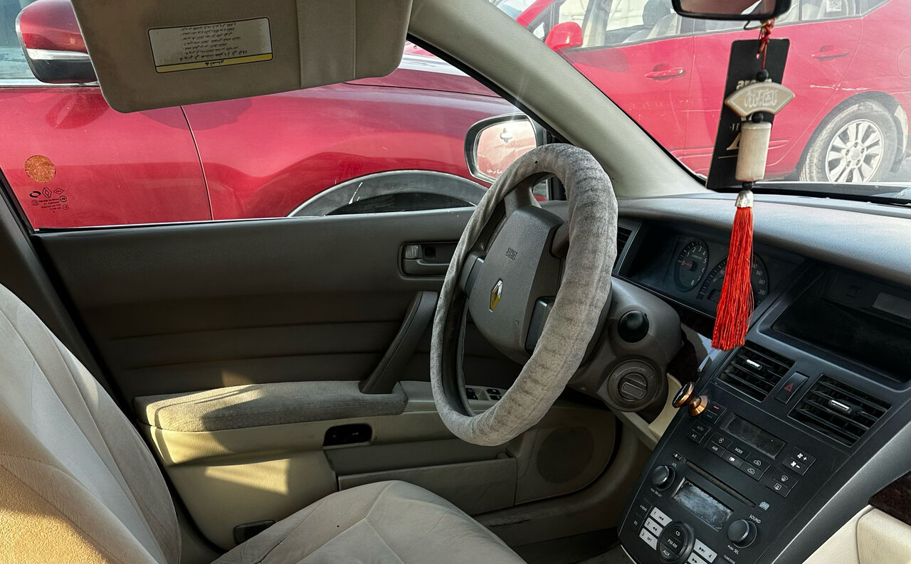 Al Khobar Al Shamalia, Vehicles, Cars & Trucks , SAR 7800,  Renault Safrane,  2011,  Automatic,  250000 KM,  ( 2.5L-)