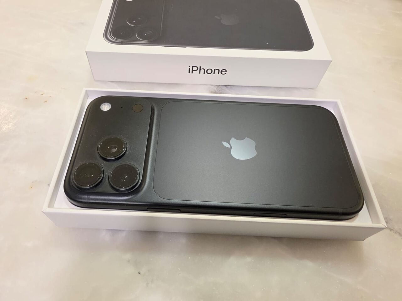 Al Sulaymaniyyah, Mobile Phones, SAR 5800,  Apple IPhone 18 Pro Max 256gb Black