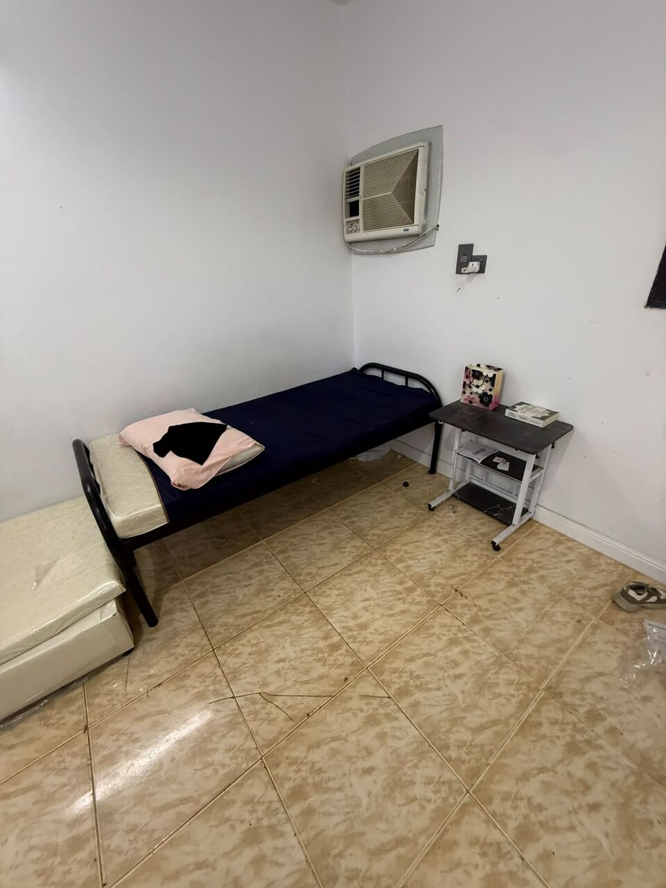 Shaqra, Household Items, SAR 1200,  Furniture Almirah Beds Mattrese, Dinner Table With Chairs 04 Beds, 03 Masttreses