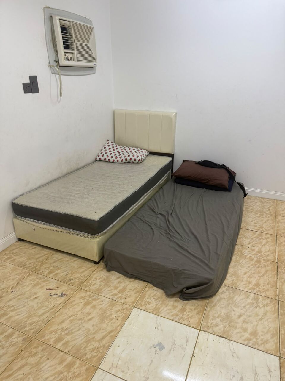 Shaqra, Household Items, SAR 1200,  Furniture Almirah Beds Mattrese, Dinner Table With Chairs 04 Beds, 03 Masttreses