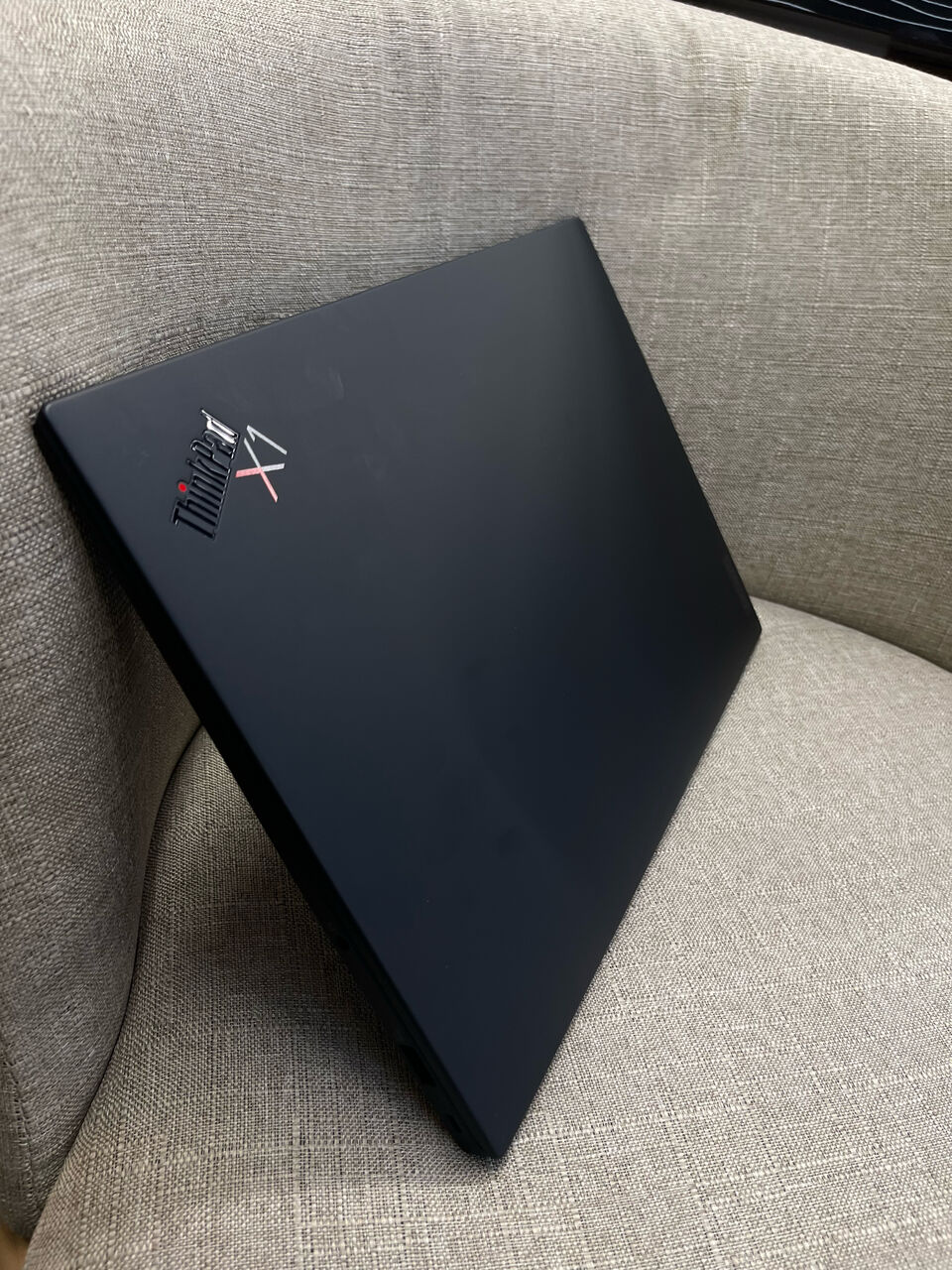Olaya, Computers, SAR 2100,  Lenovo Thinkpad X1 Carbon