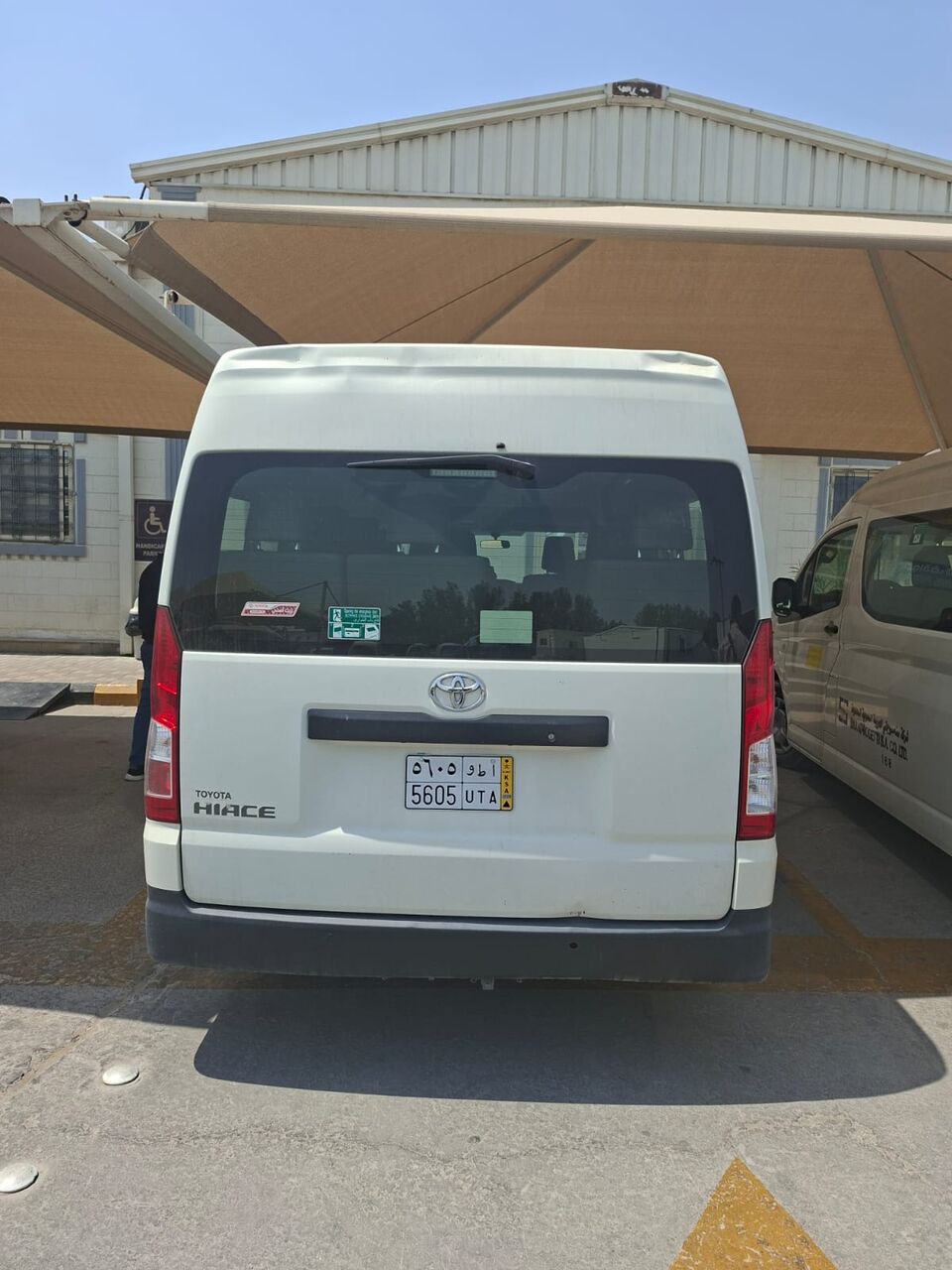 Jubail, Automotive, Toyota Hiace 13-Seater Available For Rent With Professional Driver In Jubail.