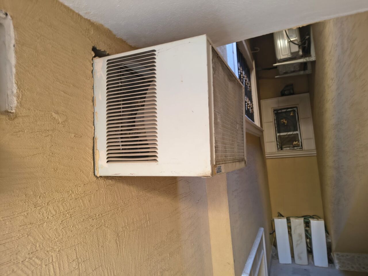 Al Iskan, Air Conditioners, SAR 500,  Window AC HAAS Company For Sale