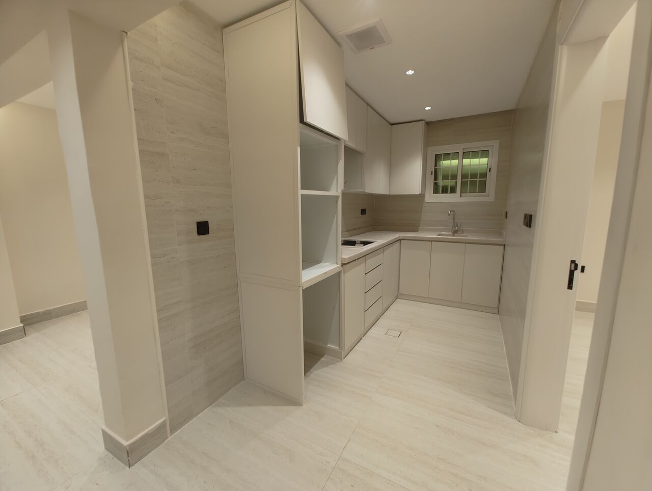 Al Wizarat, Apartments, Flats, Houses & Villas, SAR 41000/year,  2 BR,  2BHK Family Apartment Available In Al Wizarat Near Marriott Hotel
