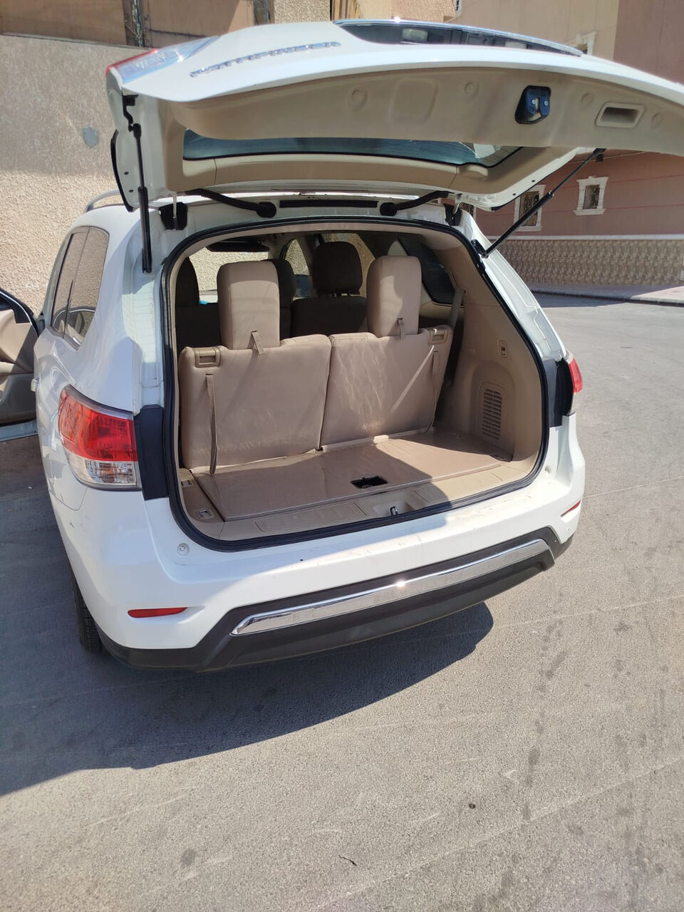 Al Malaz, Vehicles, Cars & Trucks , SAR 25000,  Nissan Pathfinder,  2014,  Automatic,  273000 KM,
