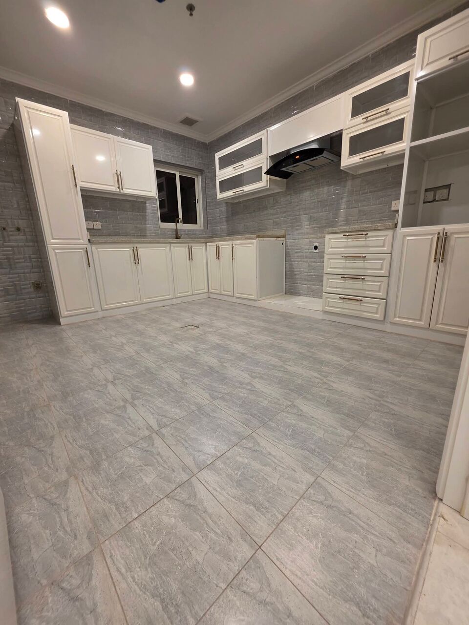Khobar, Apartments, Flats, Houses & Villas, 3 BR,  FAMILY APARTMENT FOR RENT &ndash; 3 BEDROOM &ndash; SAR 38,000 &ndash; INCLUDING WATER, AC & PRIVATE PARKING