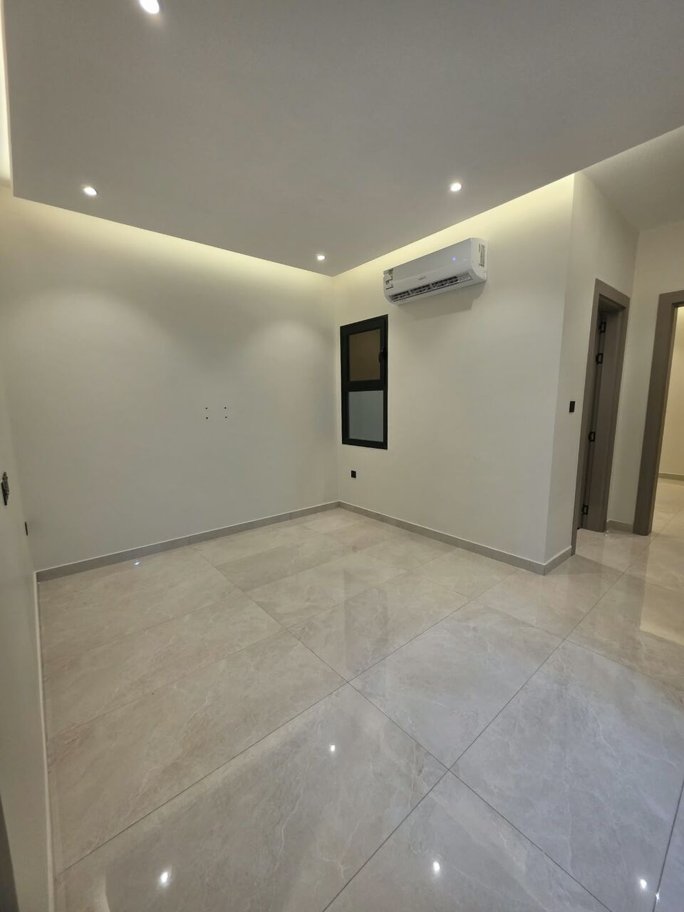 Khobar, Apartments, Flats, Houses & Villas, SAR 26600/year,  2 BR,  Consists Of:- 2 Bedrooms, A Living Room , 2 Bathrooms, And A Kitchen,   Fast Floor, Intern