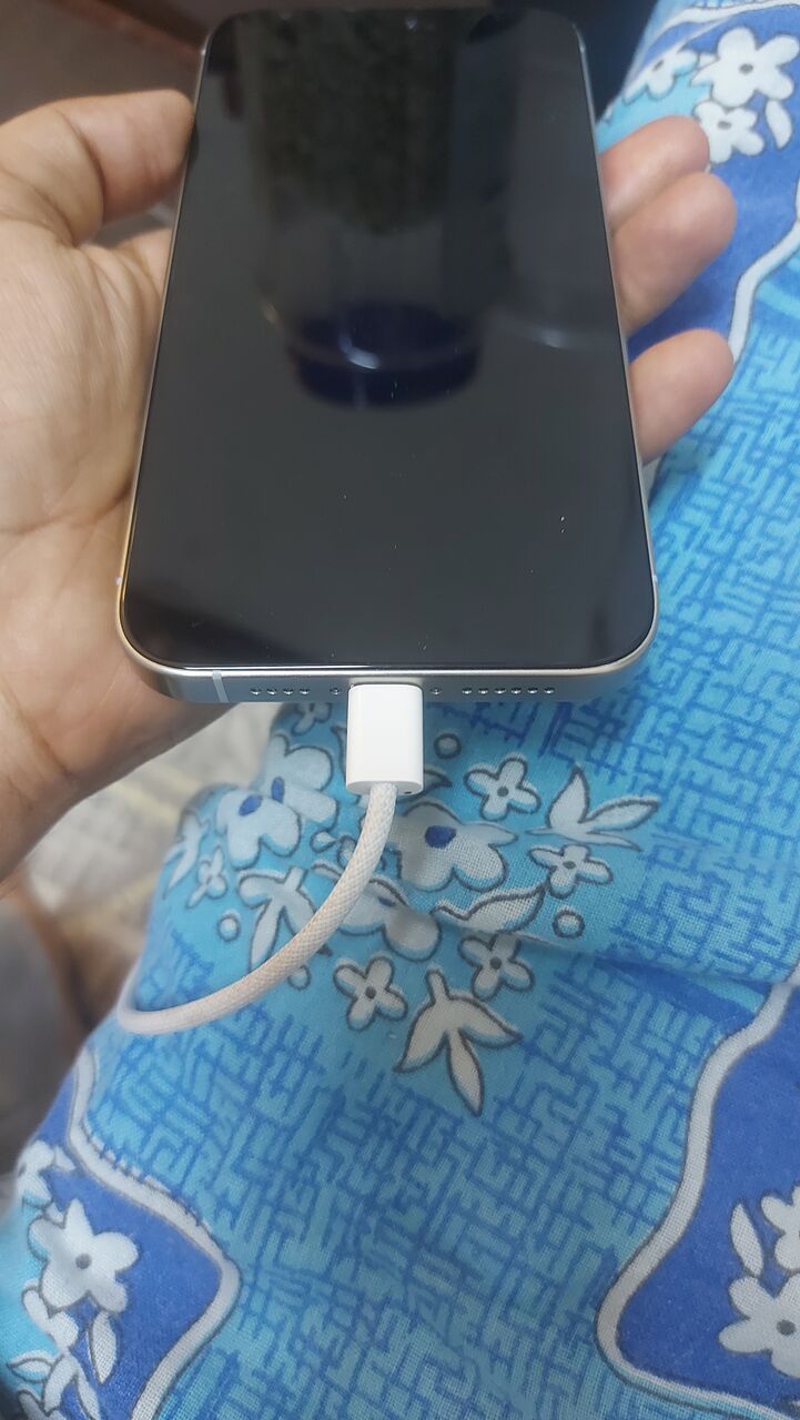 Dammam, Mobile Phones, SAR 2500,  Iphone 15 Pro Max White/ Titanium With 2 Years  Are Warranty, Including Cable For Charging