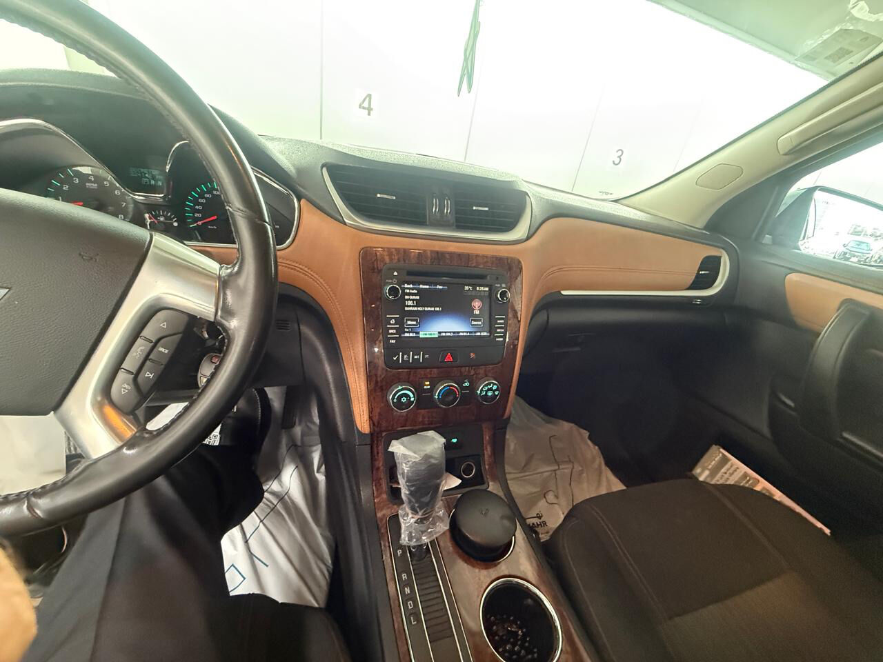 Akrabia, Vehicles, Cars & Trucks , SAR 20000,  Chevrolet Traverse,  2014,  Automatic,  224140 KM,   LT