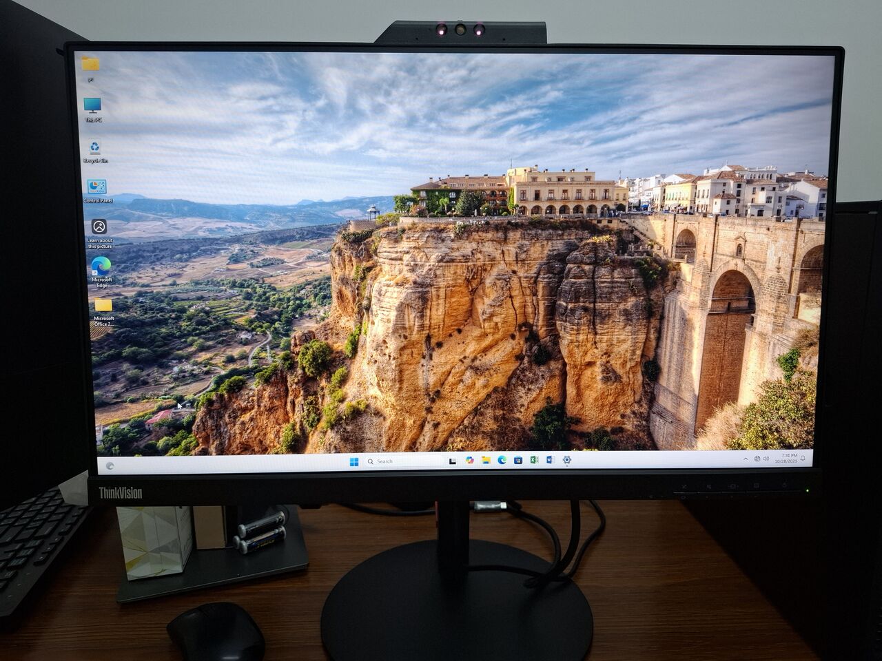 Riyadh, Computers, SAR 3200,  Lenovo ThinkStation P520c Workstation With The Below Configuration For Sale