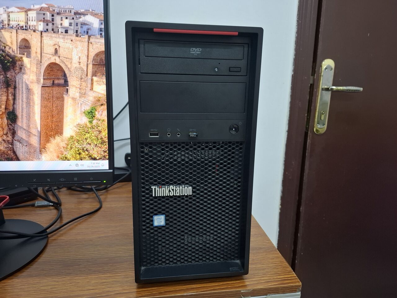 Riyadh, Computers, SAR 3200,  Lenovo ThinkStation P520c Workstation With The Below Configuration For Sale