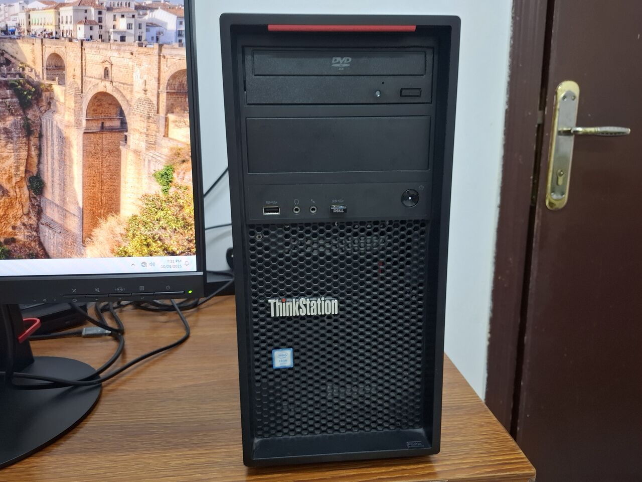 Riyadh, Computers, SAR 3200,  Lenovo ThinkStation P520c Workstation With The Below Configuration For Sale