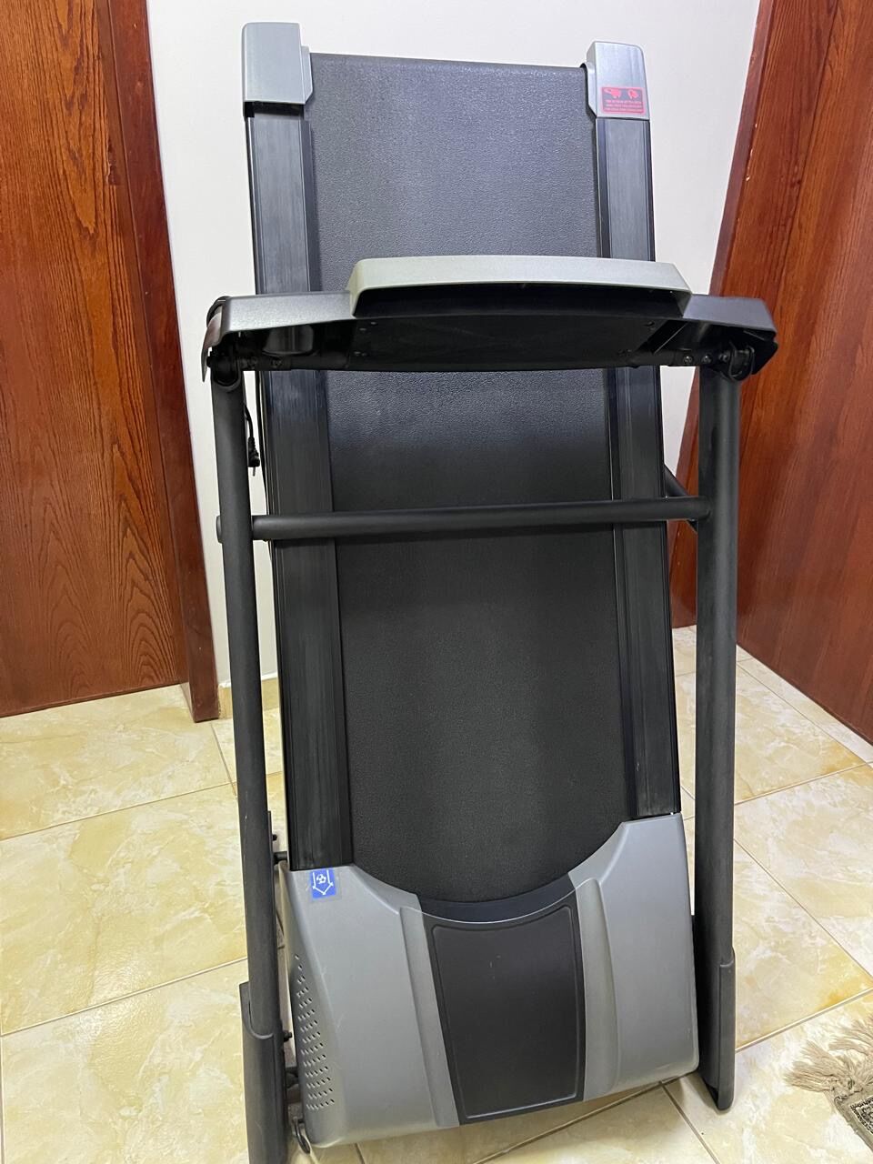 Dammam, Furniture, SAR 1000,  Treadmill And Health Care Chair, Corner Sofa With Desk